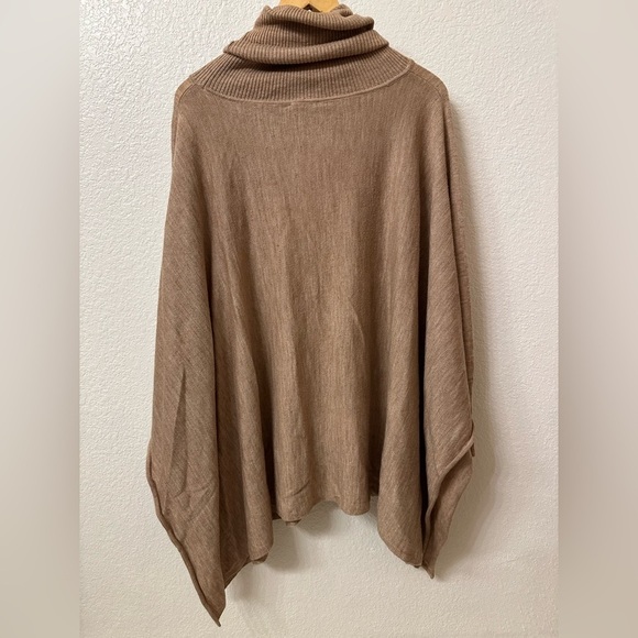Neiman Marcus Turtle Neck Tan Poncho One Size - Picture 3 of 5